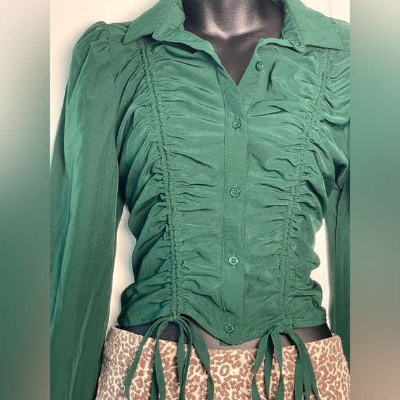 Green Cinch Top - Picture 4 of 9